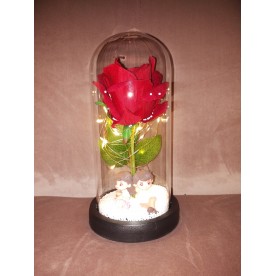 ВЕЧНА РОЗА В СТЪКЛЕНИЦА С ФИГУРКИ